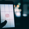 Instagram kennzeichnet bearbeitete Bilder nun als Fake News
