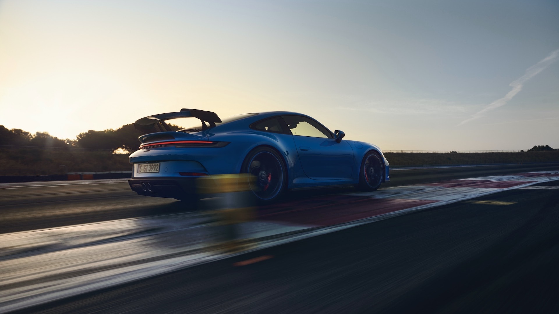 Der Porsche 911 GT3: Ein Rennsportler erobert die Straße 6